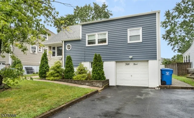 $575,000 | 59 Hearthstone Avenue, Woodbridge, NJ 08863