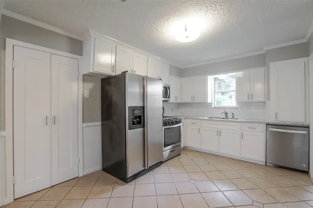 $2,600 | 6231 Wynnwood Lane, Houston, TX 77008