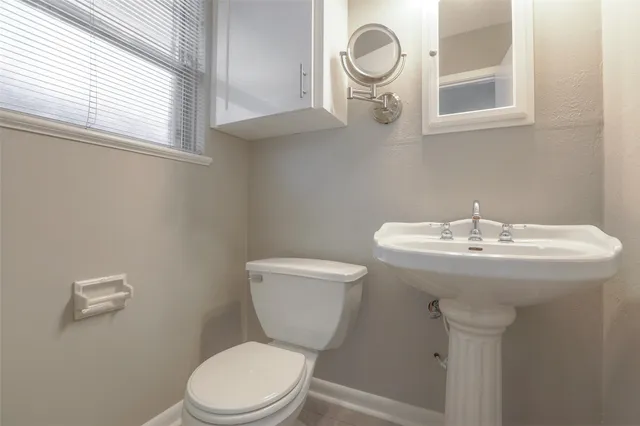 $2,600 | 6231 Wynnwood Lane, Houston, TX 77008