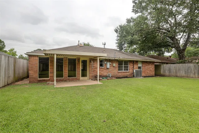 $2,600 | 6231 Wynnwood Lane, Houston, TX 77008