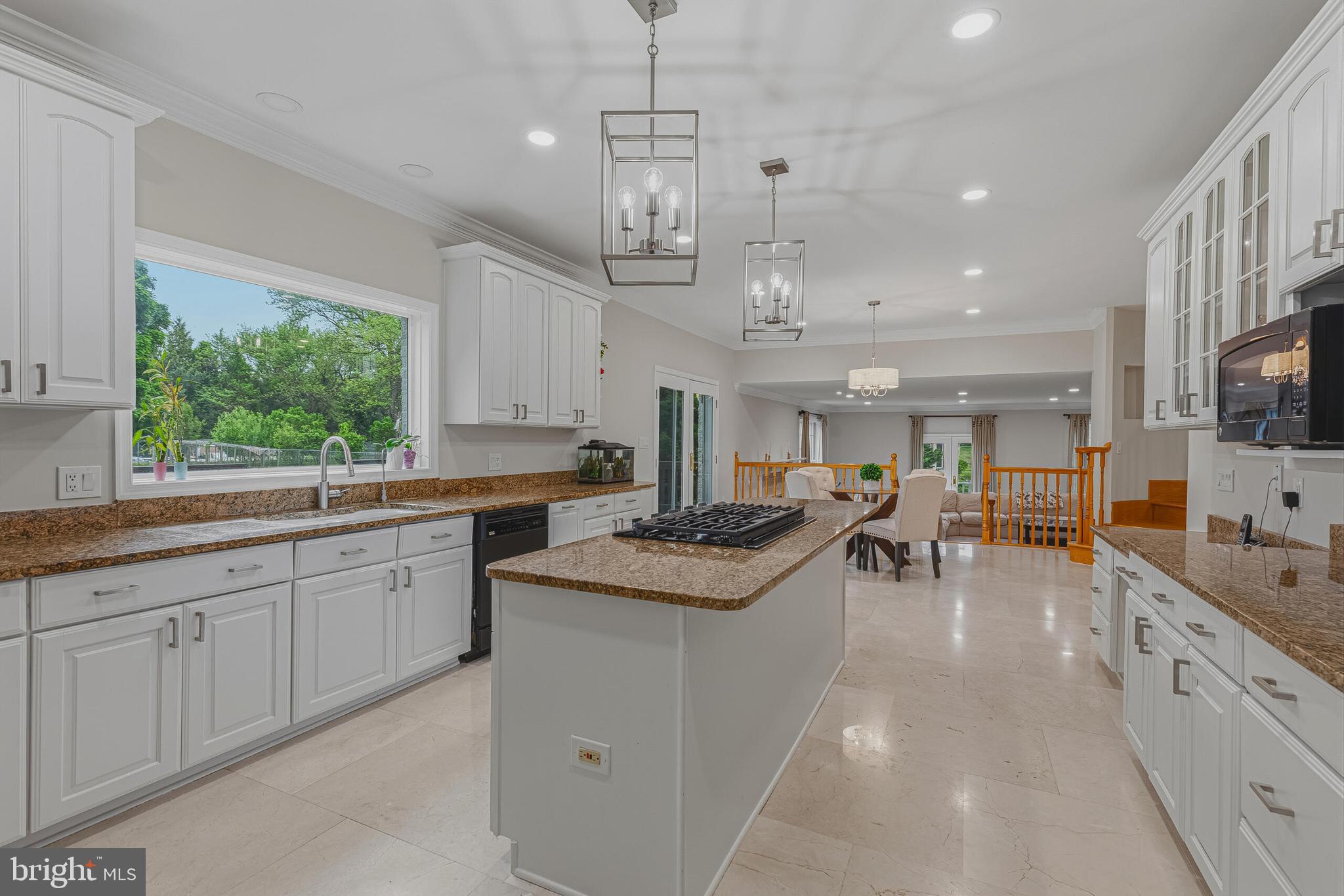 837 Seneca Road Great Falls, VA 22066 - Photo 11 of 49