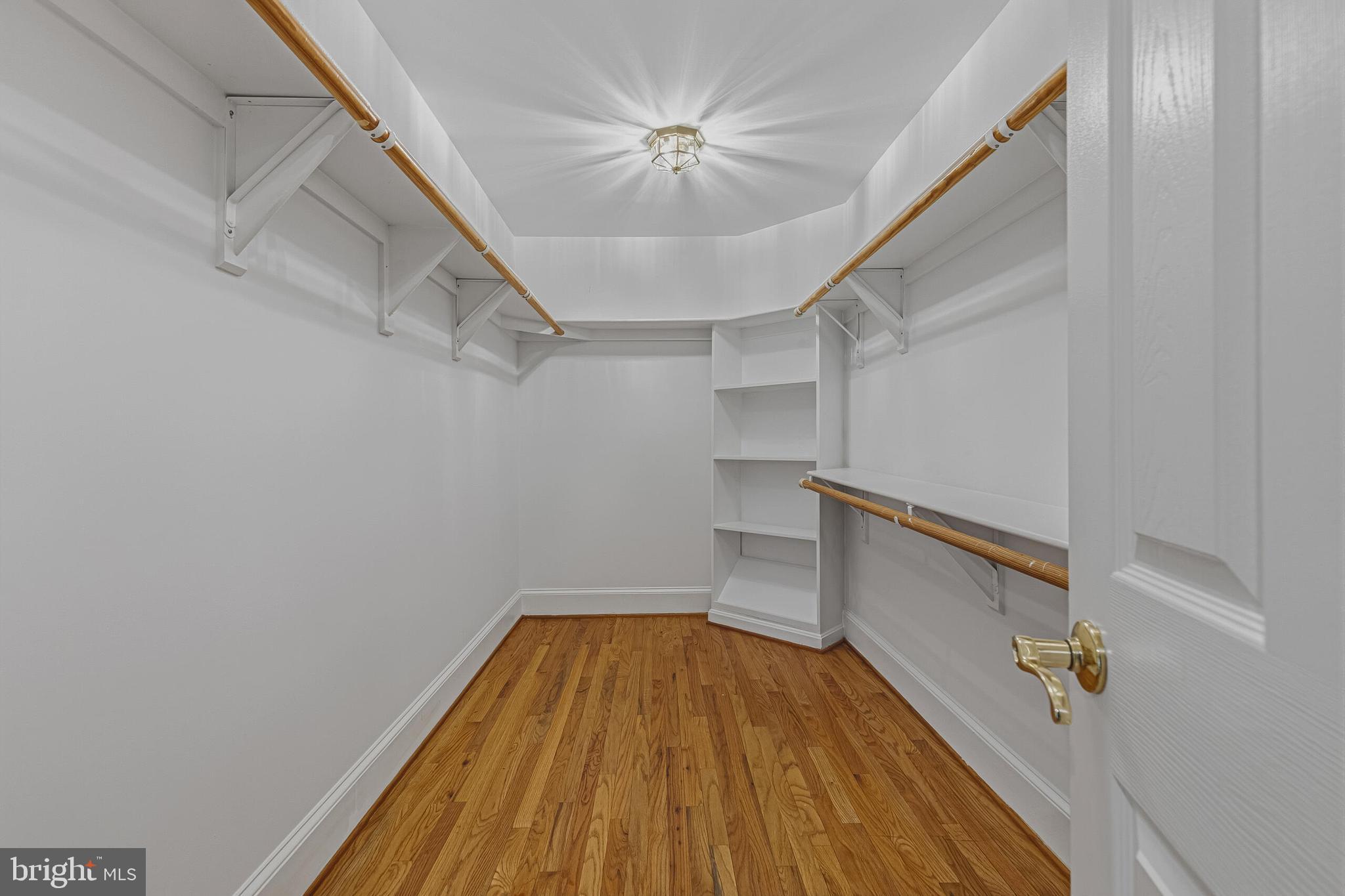 837 Seneca Road Great Falls, VA 22066 - Photo 33 of 49