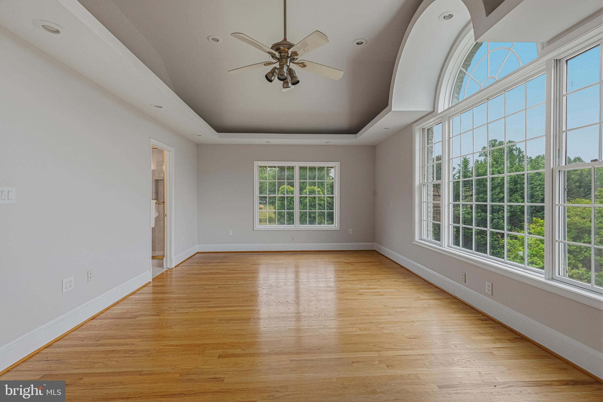 837 Seneca Road Great Falls, VA 22066 - Photo 34 of 49
