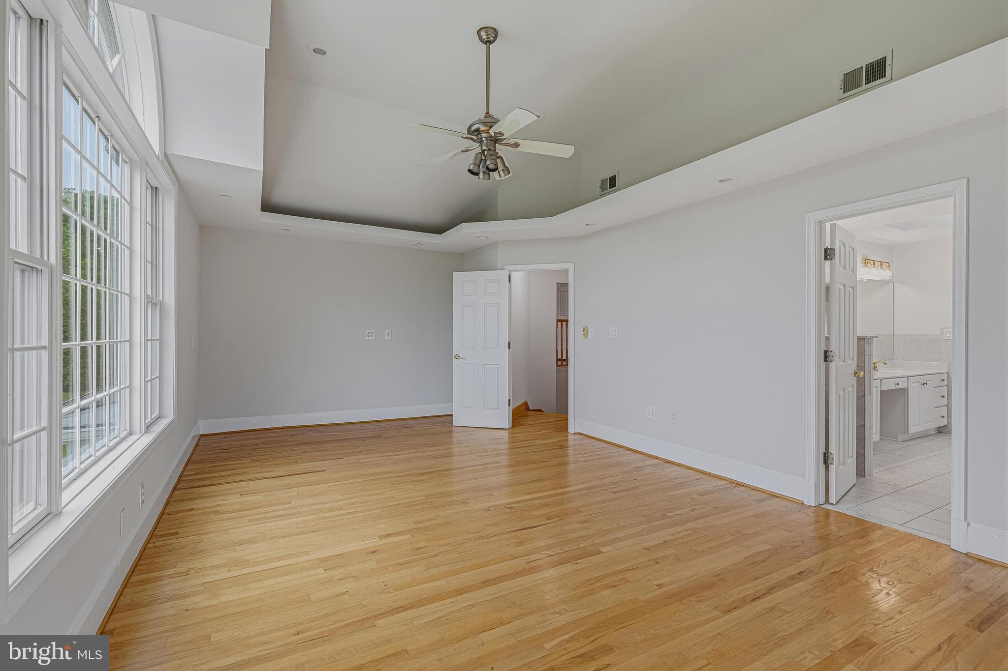 837 Seneca Road Great Falls, VA 22066 - Photo 35 of 49