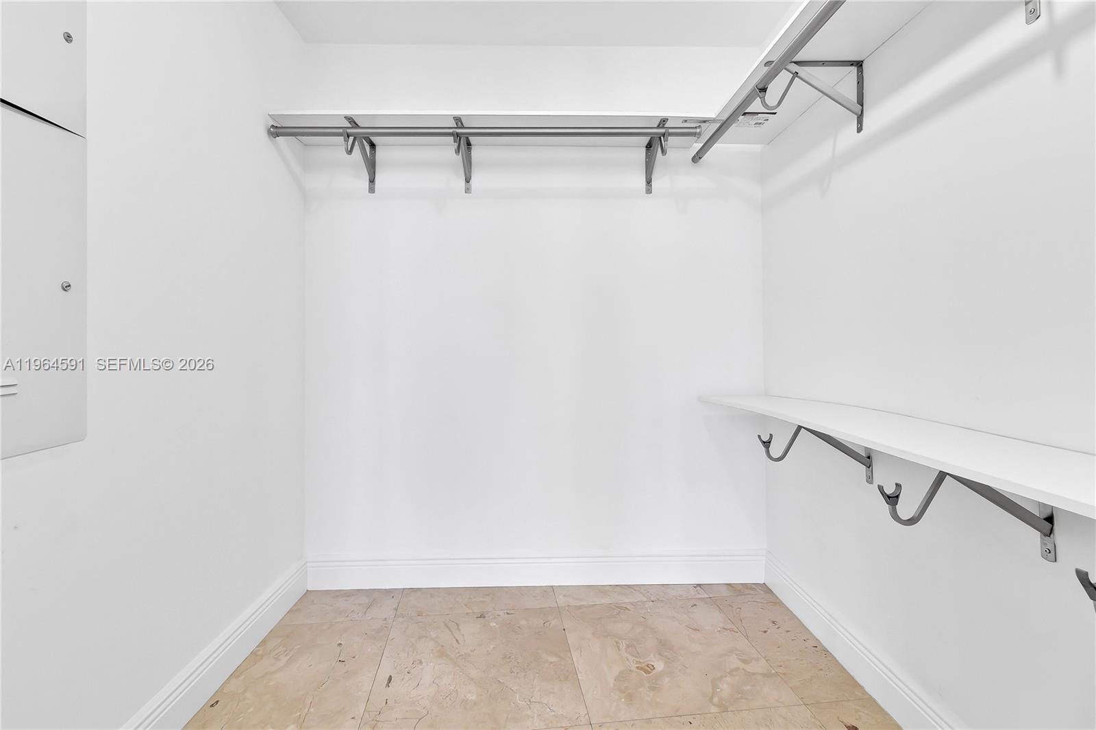 465 Brickell Avenue, Unit 917 Miami, FL 33131 - Photo 14 of 21 a view of a small room