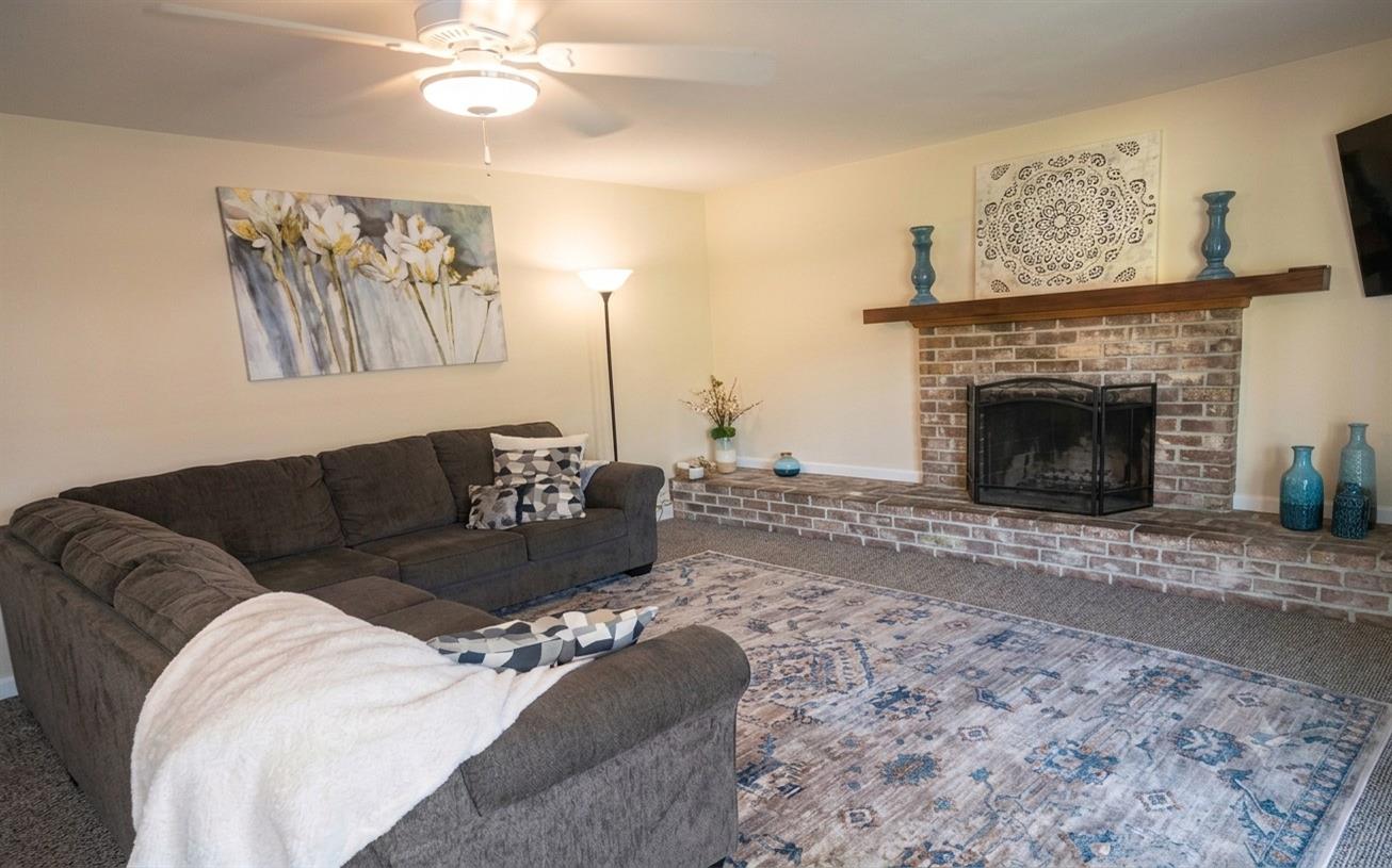 6117 Rutland Drive Carmichael, CA 95608 - Photo 5 of 40