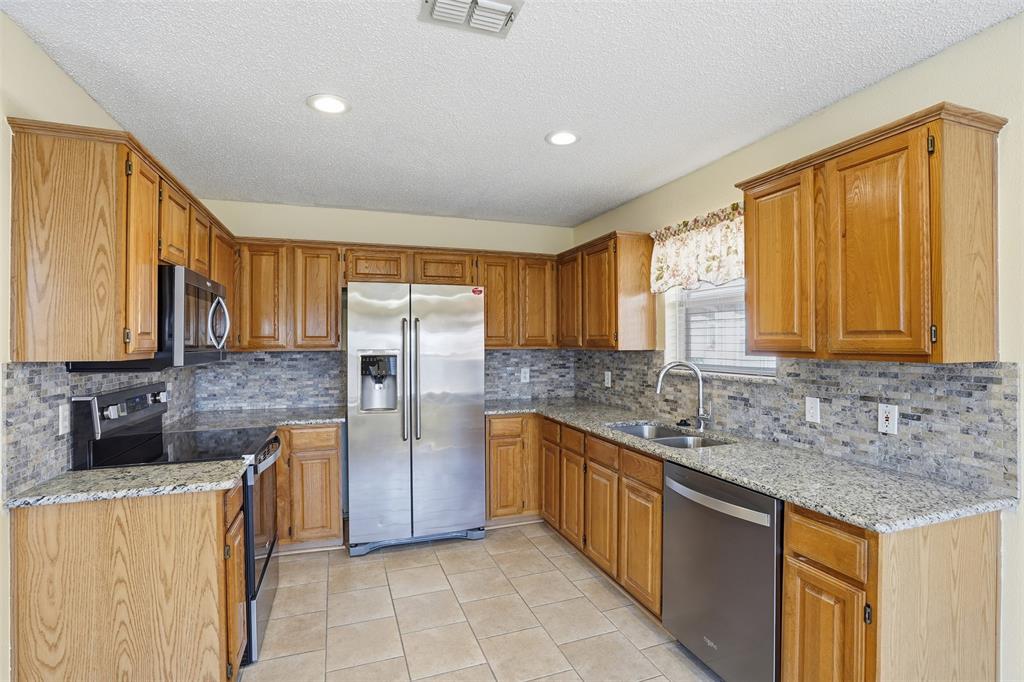 1025 Matthew Street Burleson, TX 76028 - Photo 20 of 30