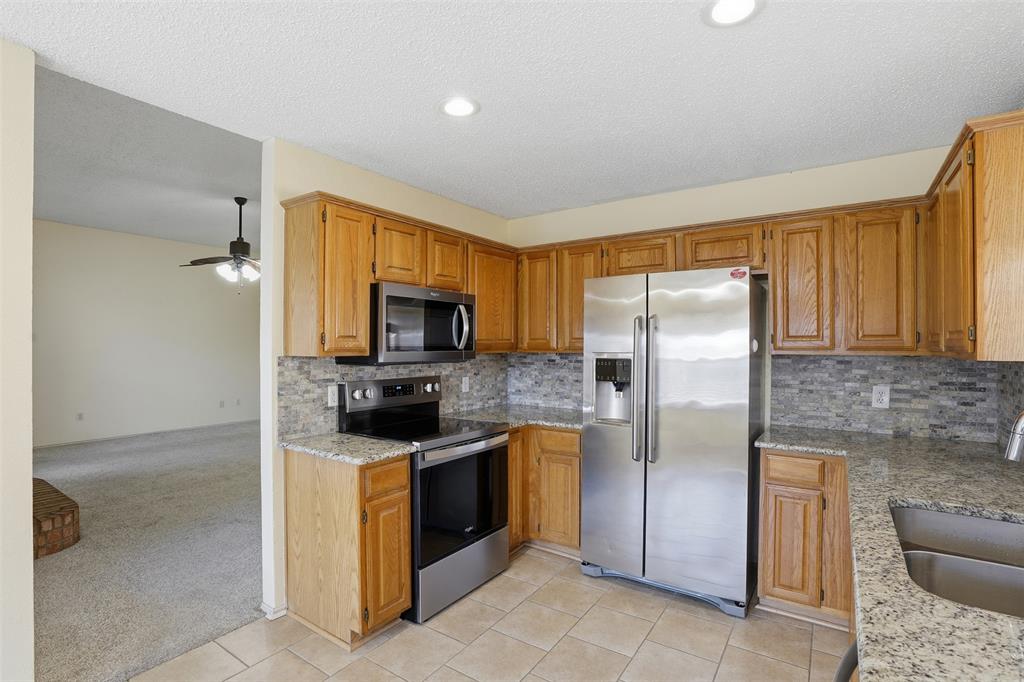 1025 Matthew Street Burleson, TX 76028 - Photo 21 of 30