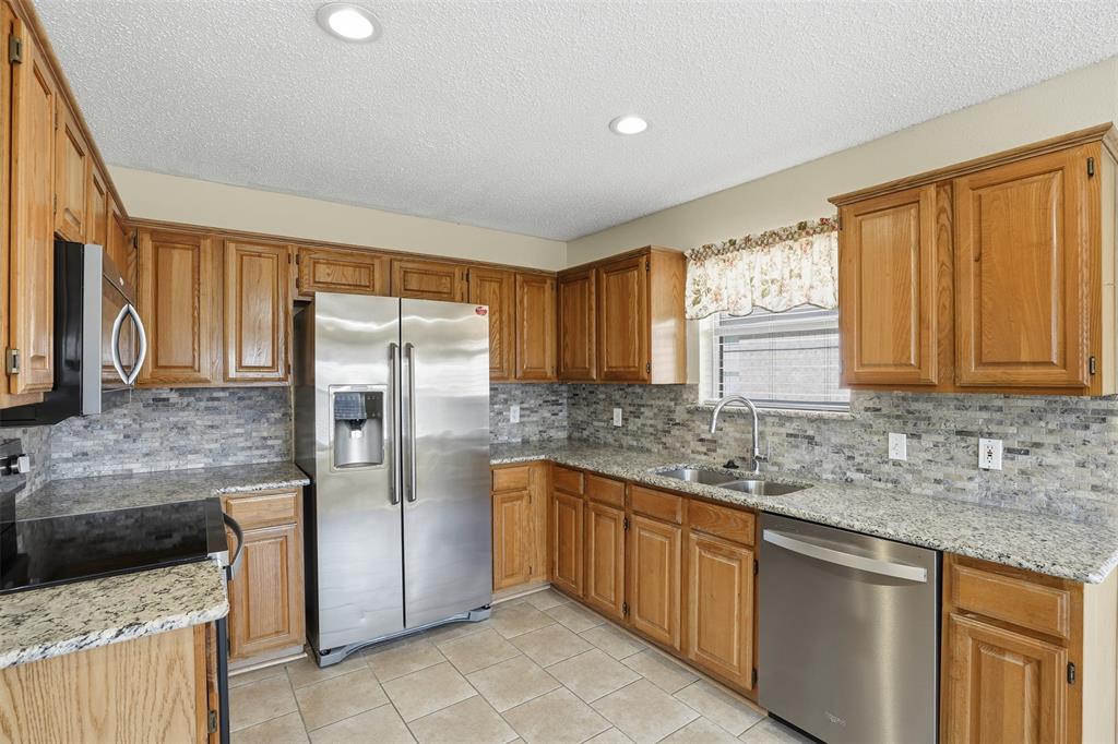 1025 Matthew Street Burleson, TX 76028 - Photo 22 of 30