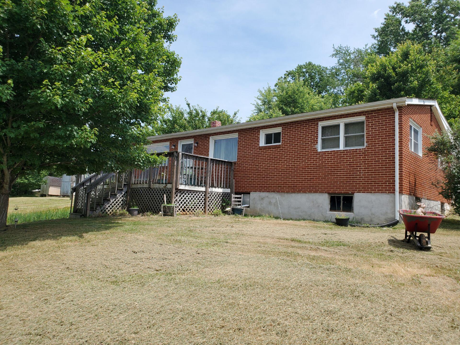 1039 Gaston Road Vinton, VA 24179 - Photo 1 of 12 image8