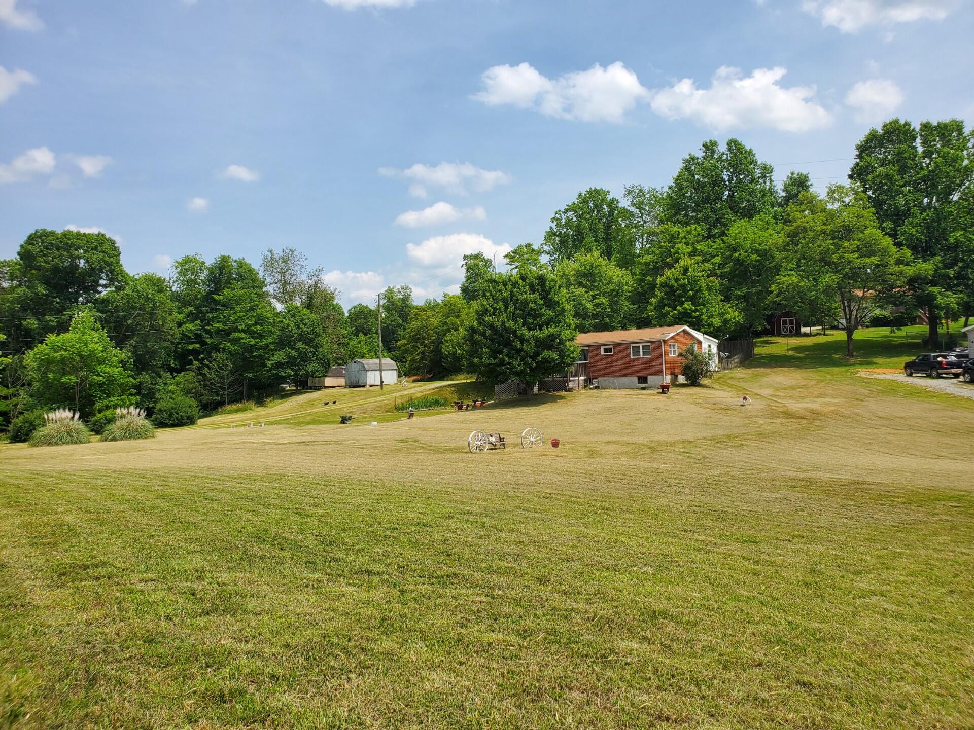 1039 Gaston Road Vinton, VA 24179 - Photo 5 of 12 image9
