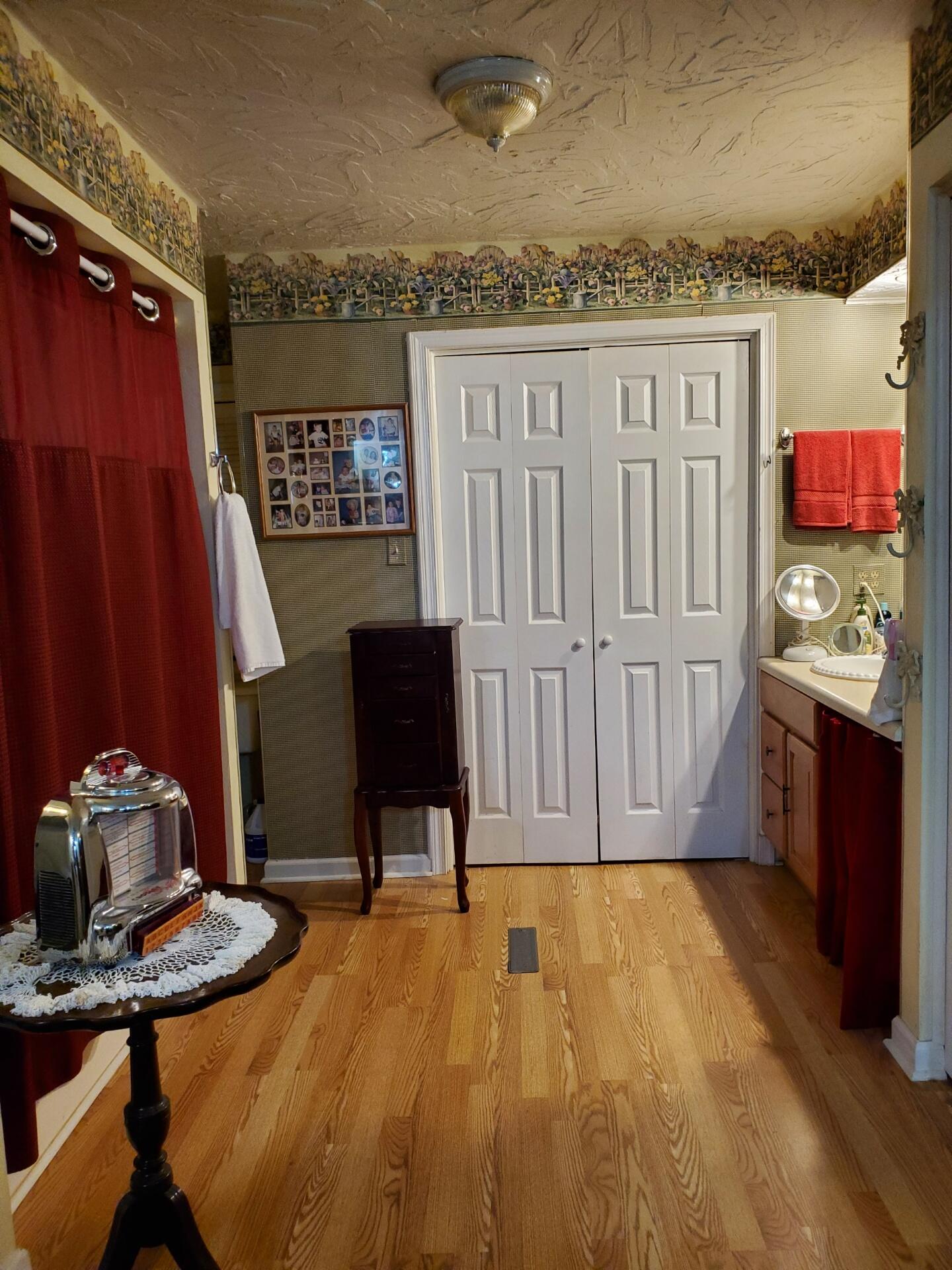 1039 Gaston Road Vinton, VA 24179 - Photo 8 of 12 image2 (1)