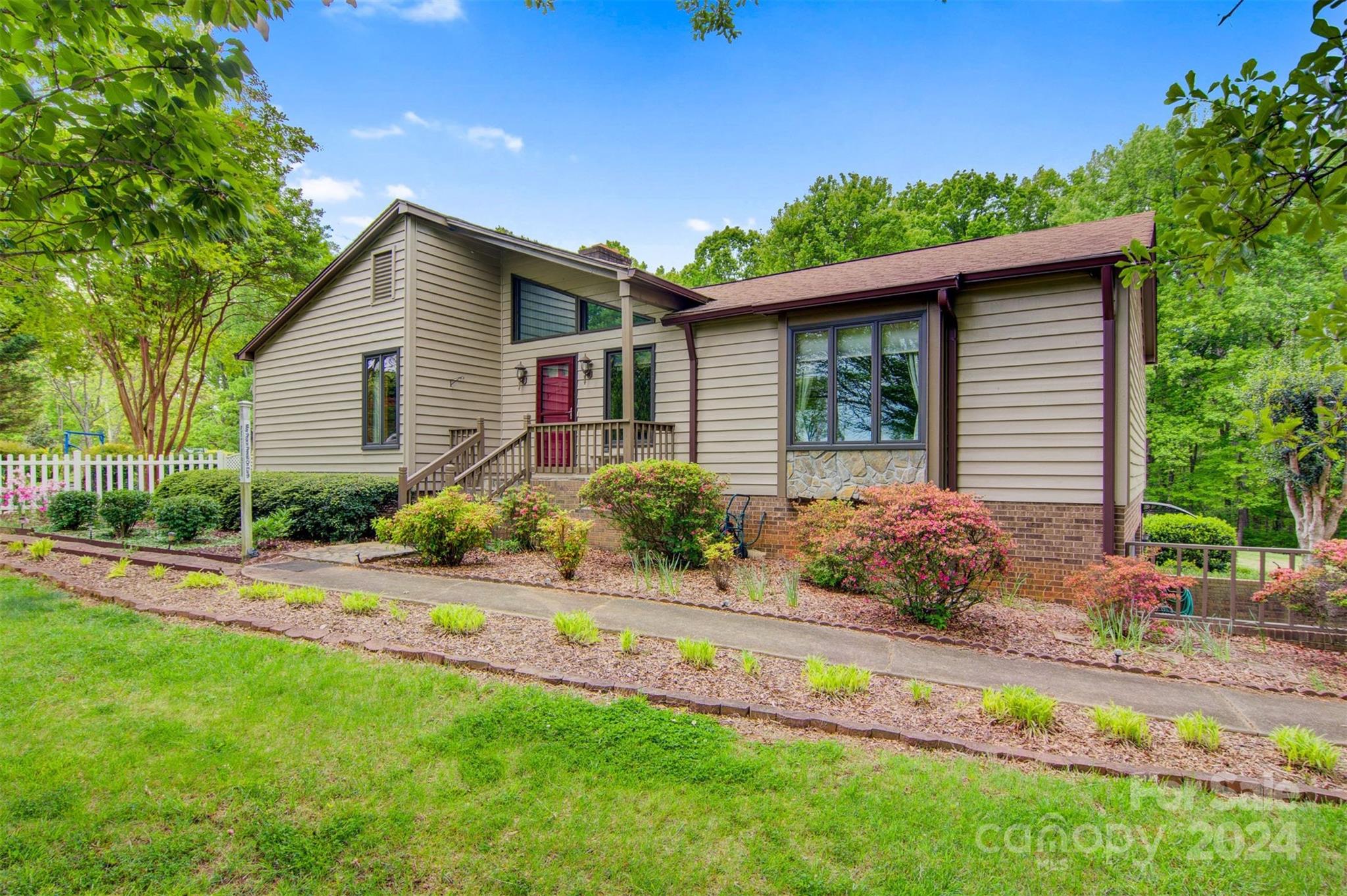 2413 St James Church Road Denver, NC 28037 - Photo 2 of 48 Gallery Image 2