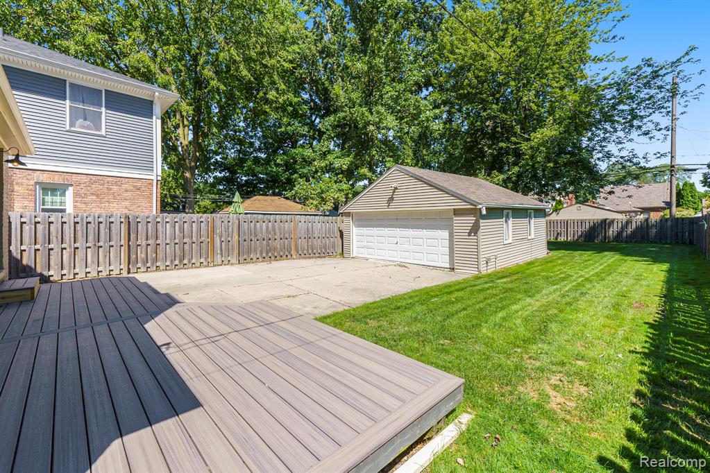 1642 Hampton Road Grosse Pointe Woods, MI 48236 - Photo 22 of 28