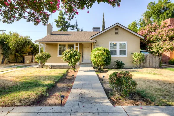 $285,000 | 226 East Alhambra Avenue, Fresno, CA 93728