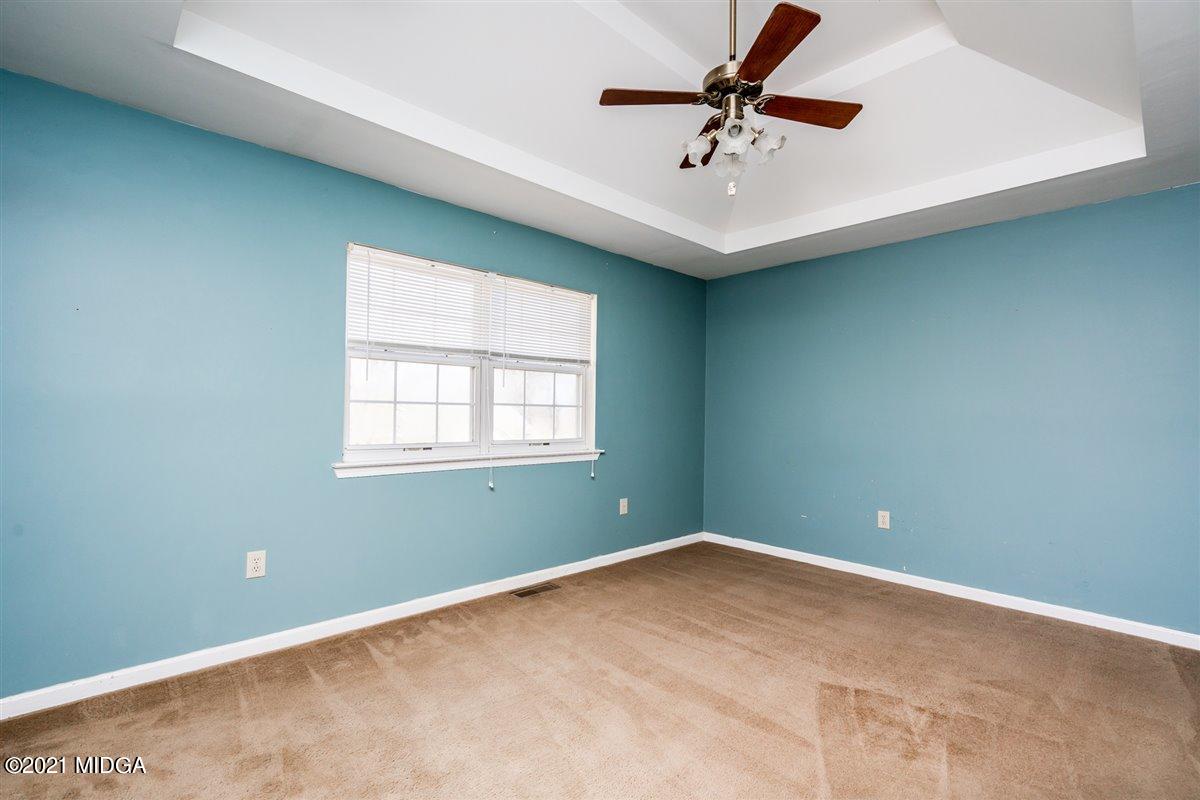 306 Jason Court Macon, GA 31216 - Photo 8 of 22 an empty room with a window