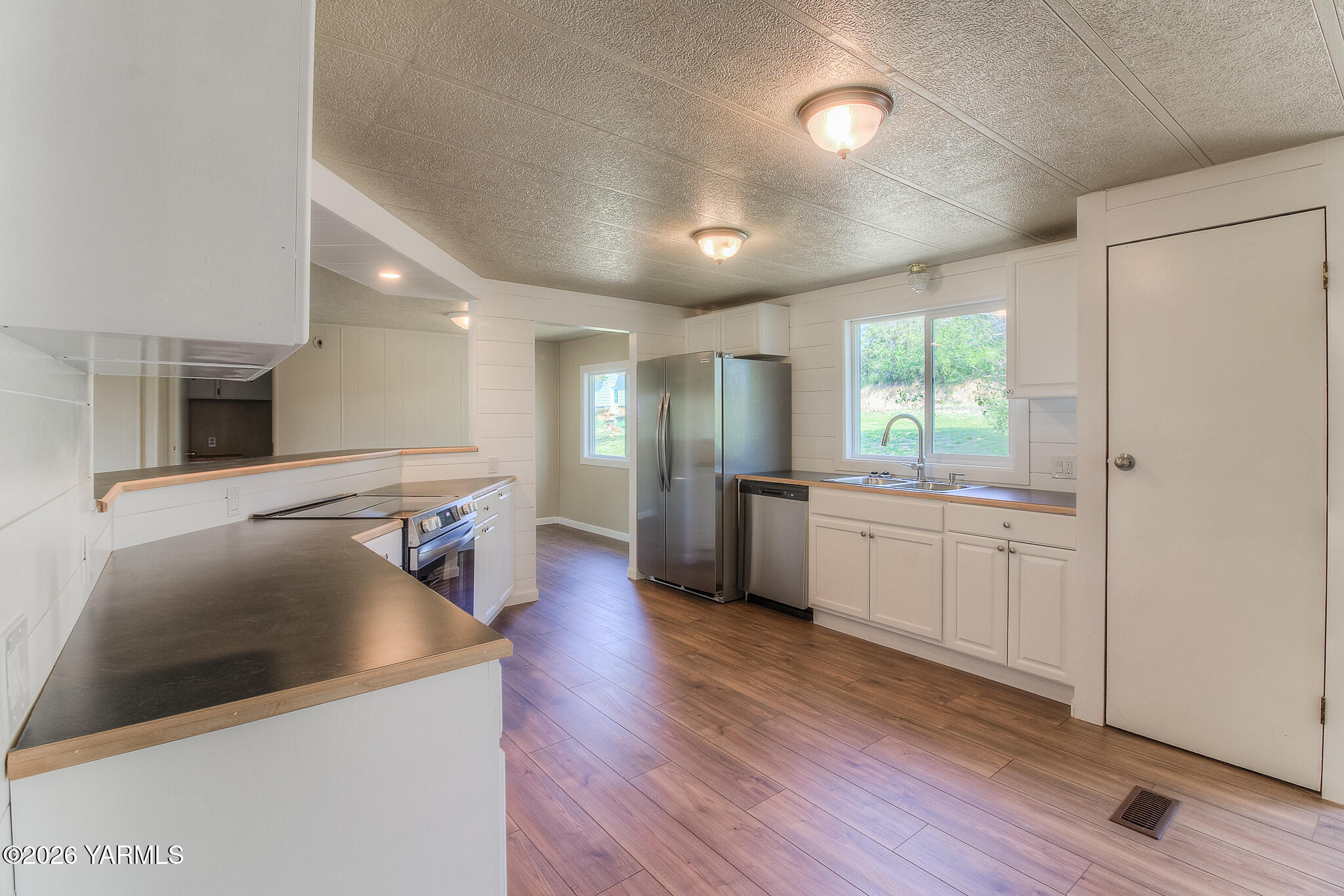 8935 Naches Heights Road Cowiche, WA 98923 - Photo 16 of 41 kitchen 5