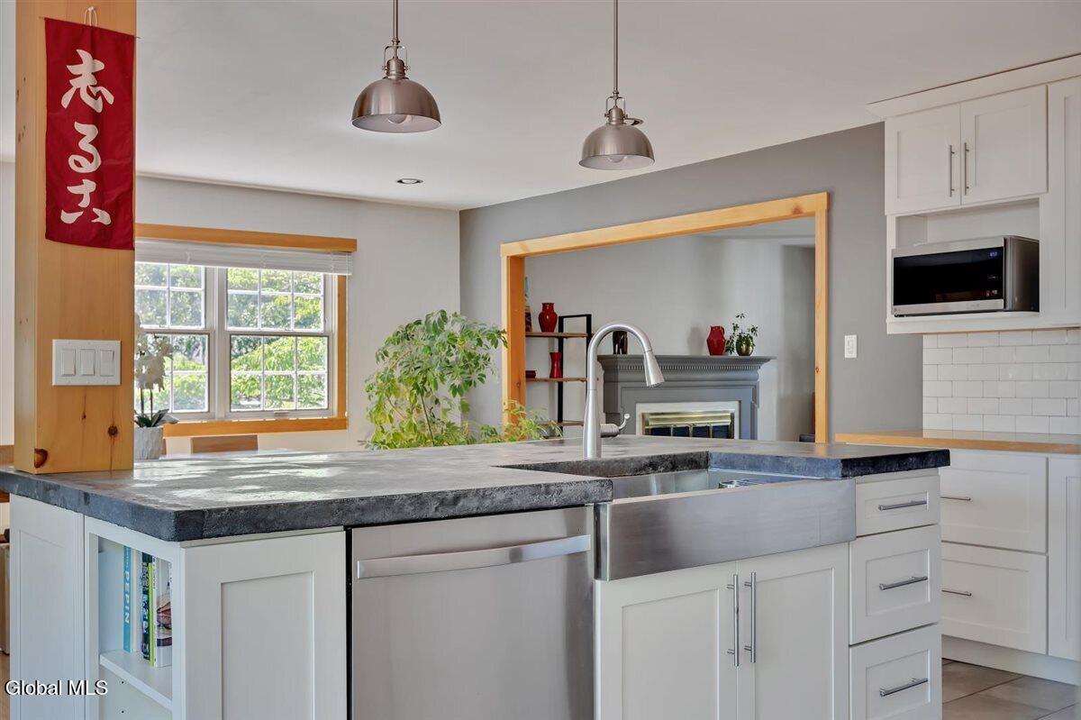 2307 Pine Ridge Road Niskayuna, NY 12309 - Photo 6 of 65 24-2307 Pine Ridge Rd-28