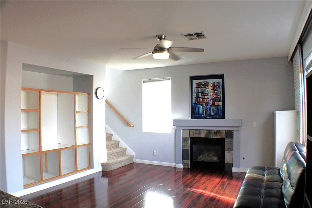 2344 Kenneth Avenue Henderson, NV 89052 - Photo 5 of 25 SPACIOUS & SEPARATE FAMILY ROOM FEATURES ENTERTAINMENT NICHE & COZY FIREPLACE!