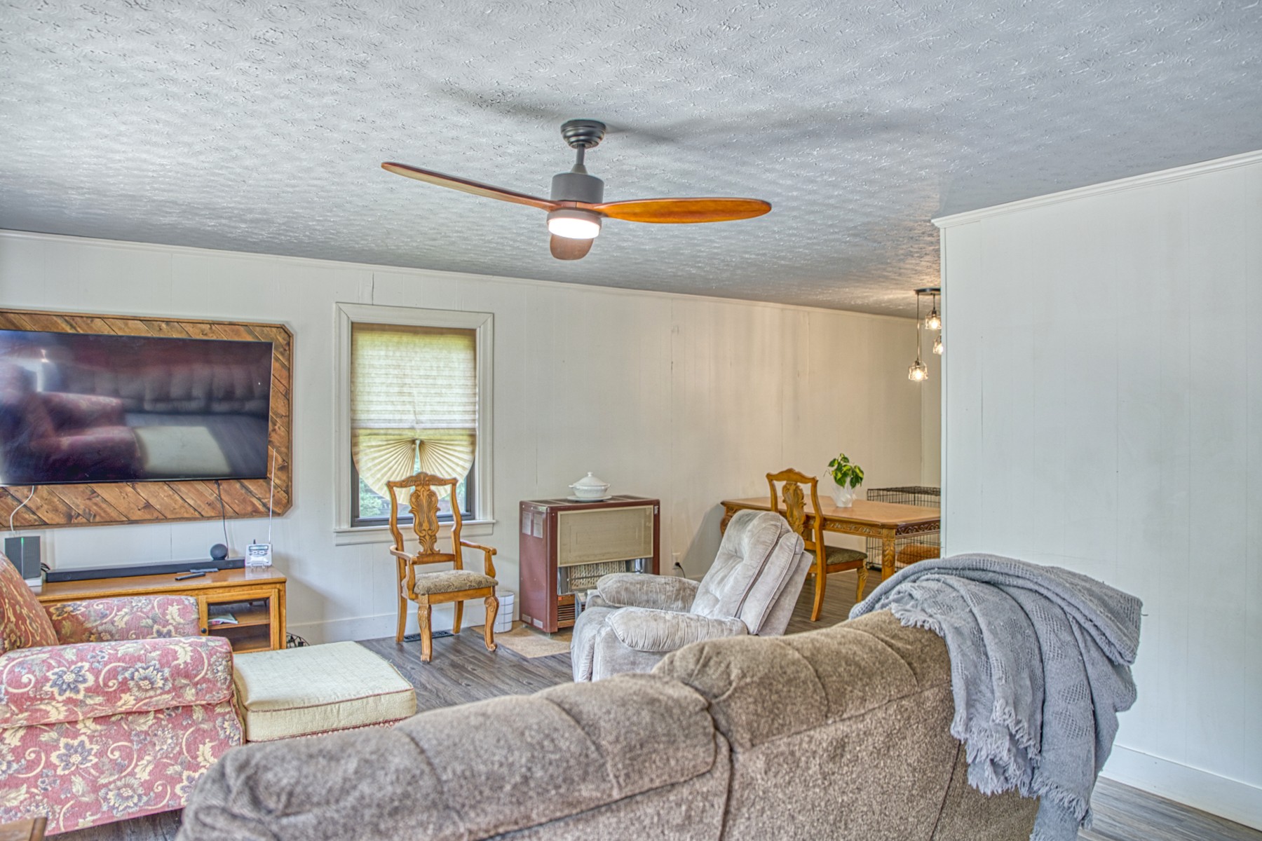 260 Fate Ivy Road Monterey, TN 38574 - Photo 9 of 32 a bedroom with furniture and window