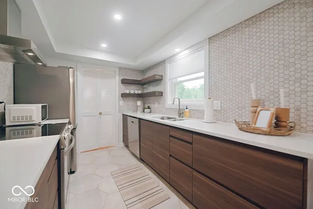 $375,000 | 13165 Allisonville Road, Fishers, IN 46038