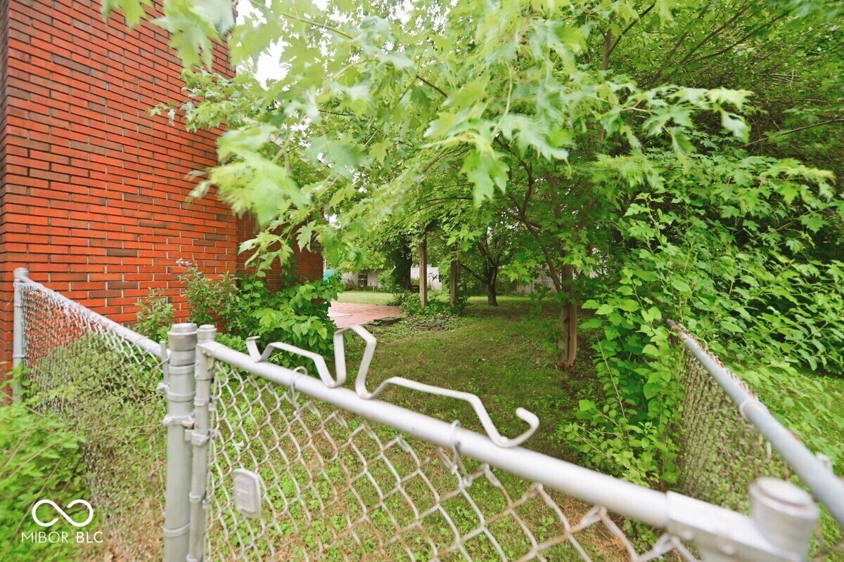 13165 Allisonville Road Fishers, IN 46038 - Photo 22 of 35