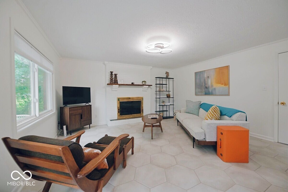 13165 Allisonville Road Fishers, IN 46038 - Photo 3 of 35