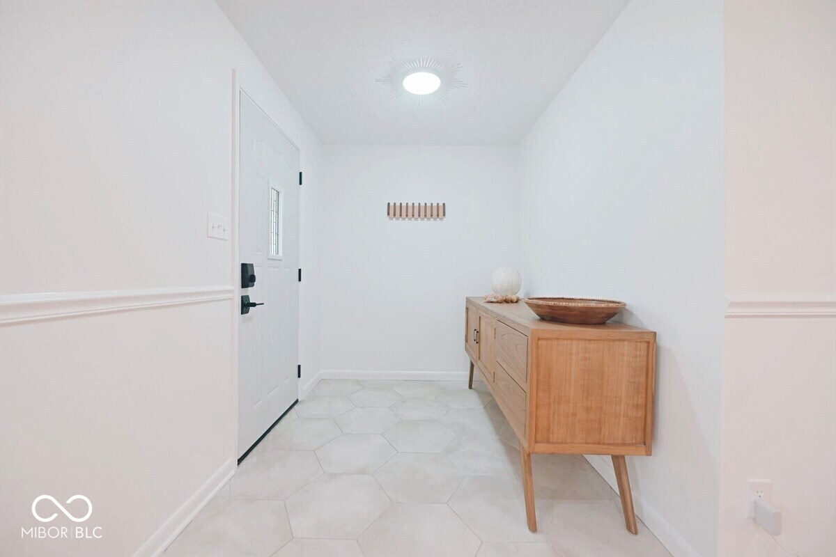 13165 Allisonville Road Fishers, IN 46038 - Photo 4 of 35