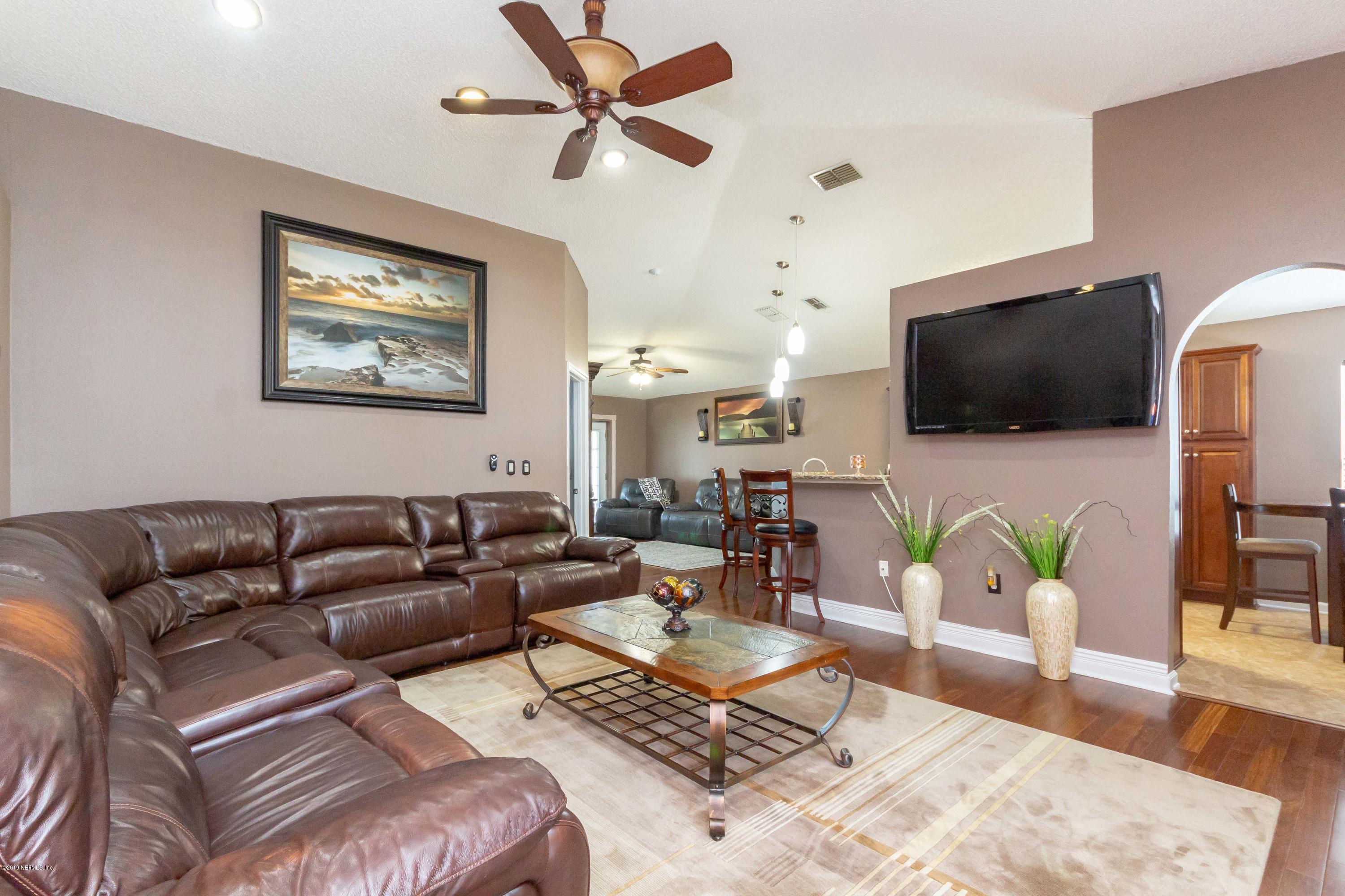 7352 Fox Grove Road Jacksonville, FL 32244 - Photo 6 of 32 Living Room View 2