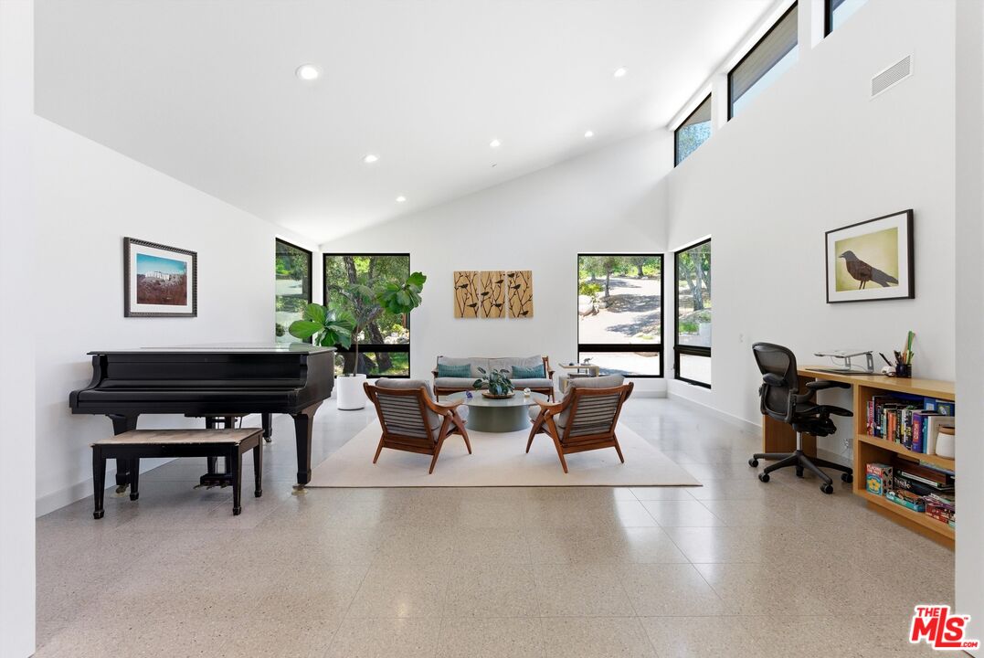 3860 Madison Road La Canada Flintridge, CA 91011 - Photo 15 of 51