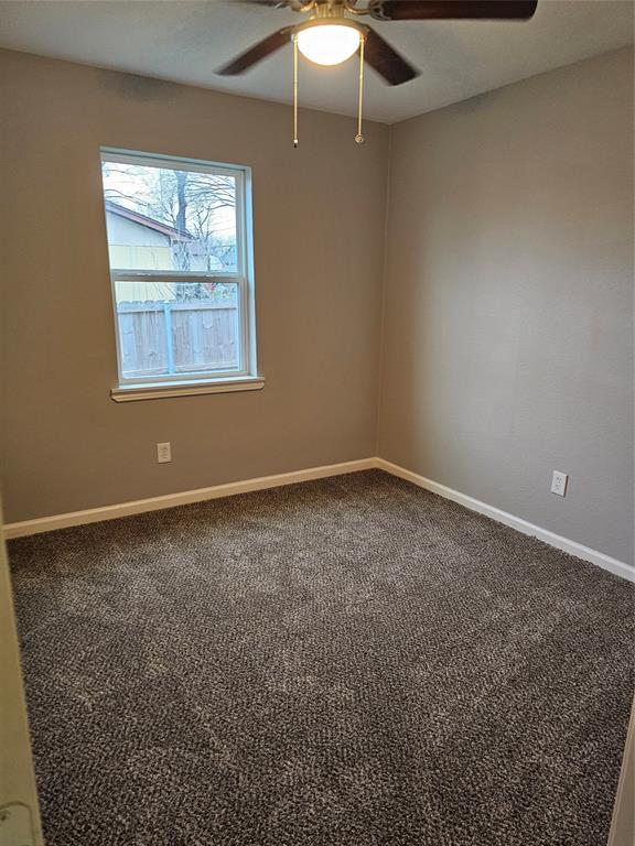 305 Deepwood Street Dallas, TX 75217 - Photo 11 of 14 Room 1