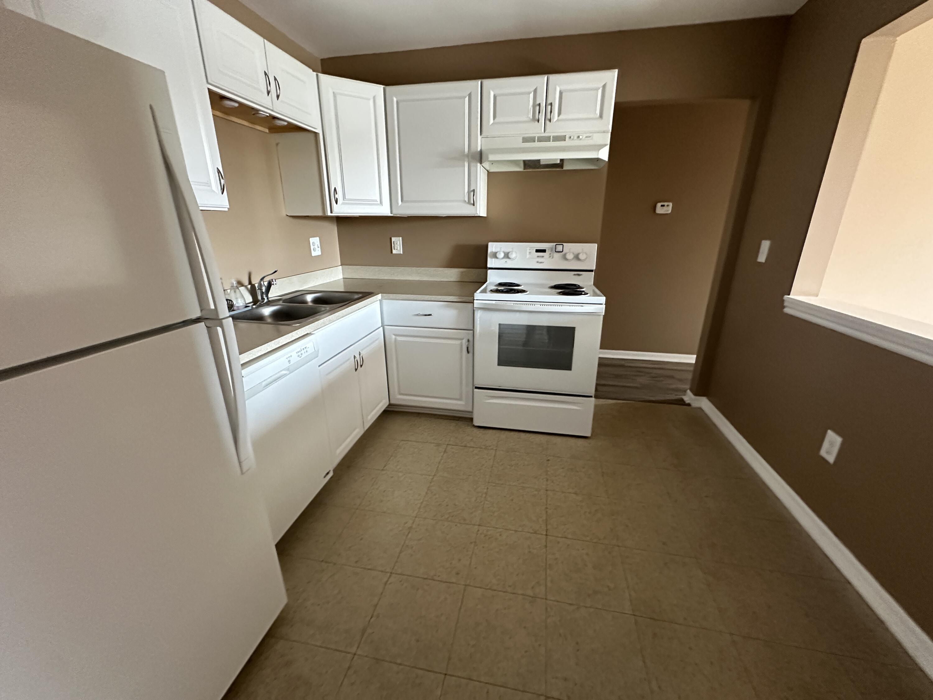 2579 Union Lake Road, Unit 1 Commerce Township, MI 48382 - Photo 11 of 11 20240826_200127795_iOS