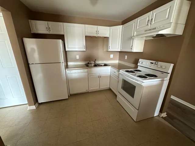 $1,475 | 2579 Union Lake Road, Unit 1, Commerce Township, MI 48382