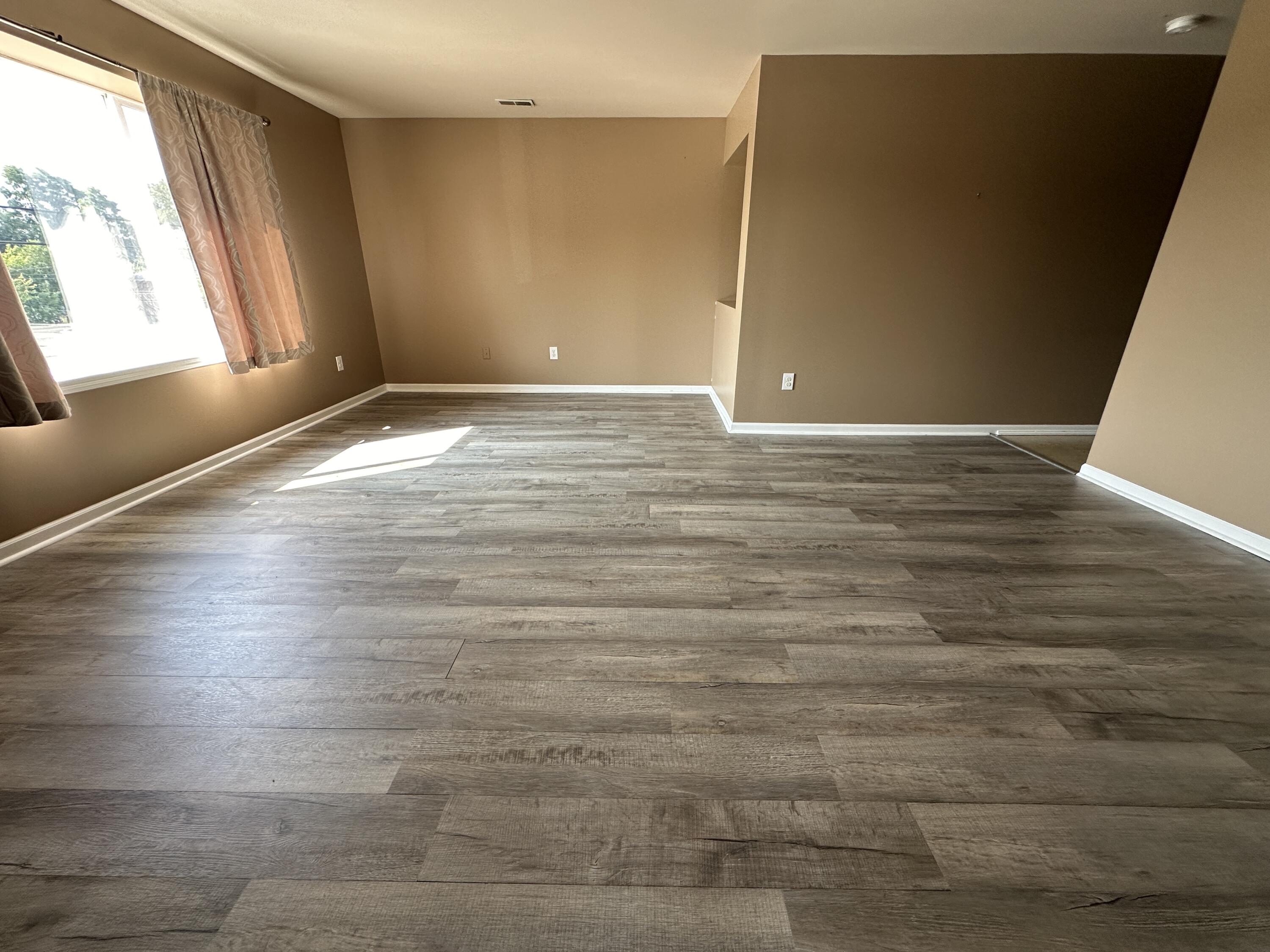 2579 Union Lake Road, Unit 1 Commerce Township, MI 48382 - Photo 10 of 11 20240826_200109904_iOS