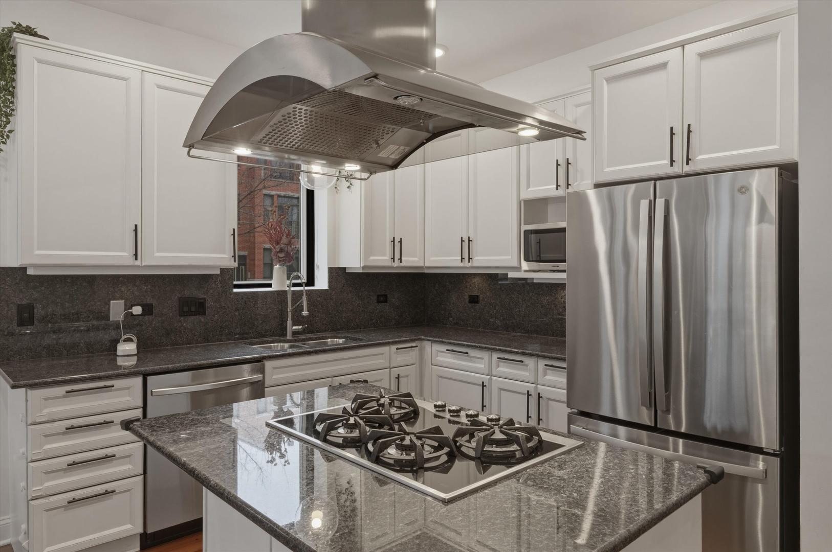 901 North Honore Street, Unit 2 Chicago, IL 60622 - Photo 5 of 26