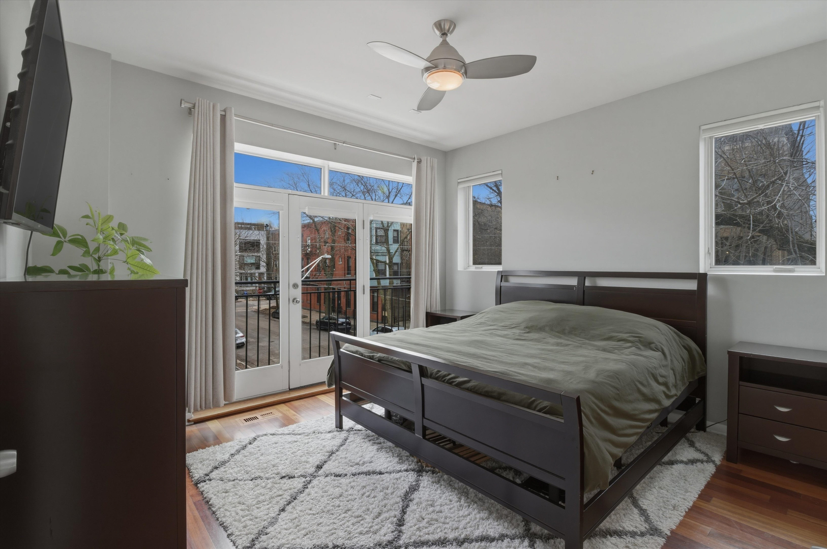 901 North Honore Street, Unit 2 Chicago, IL 60622 - Photo 10 of 26