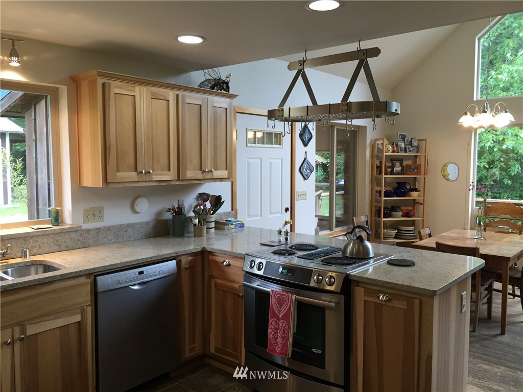 48372 Yeager Road Concrete, WA 98237 - Photo 4 of 25 Gallery Image 4
