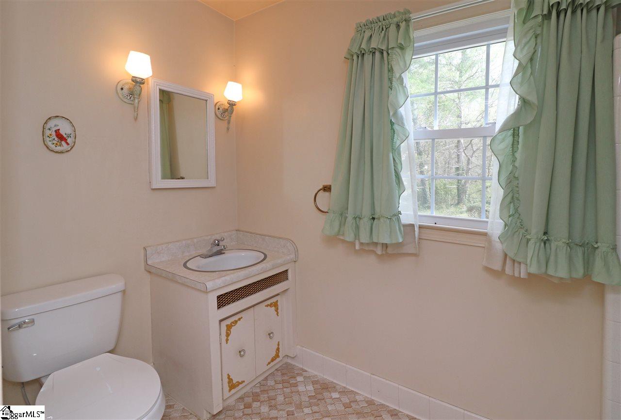120 Yown Road Greenville, SC 29611 - Photo 11 of 29