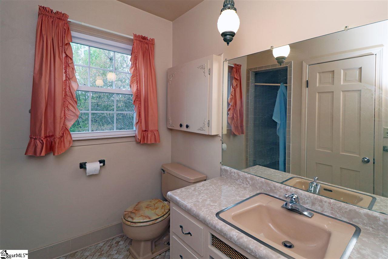 120 Yown Road Greenville, SC 29611 - Photo 13 of 29