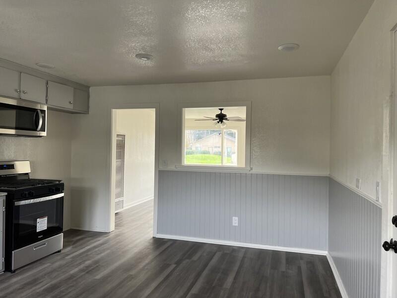 748 Rigby Avenue Rio Dell, CA 95562 - Photo 9 of 30 Dine in Kitchen