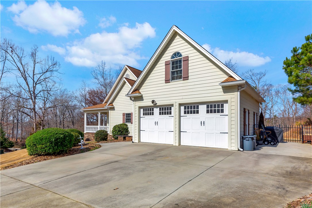 401 Cleveland Ferry Road Fair Play, SC 29643 - Photo 4 of 50 Gallery Image 4