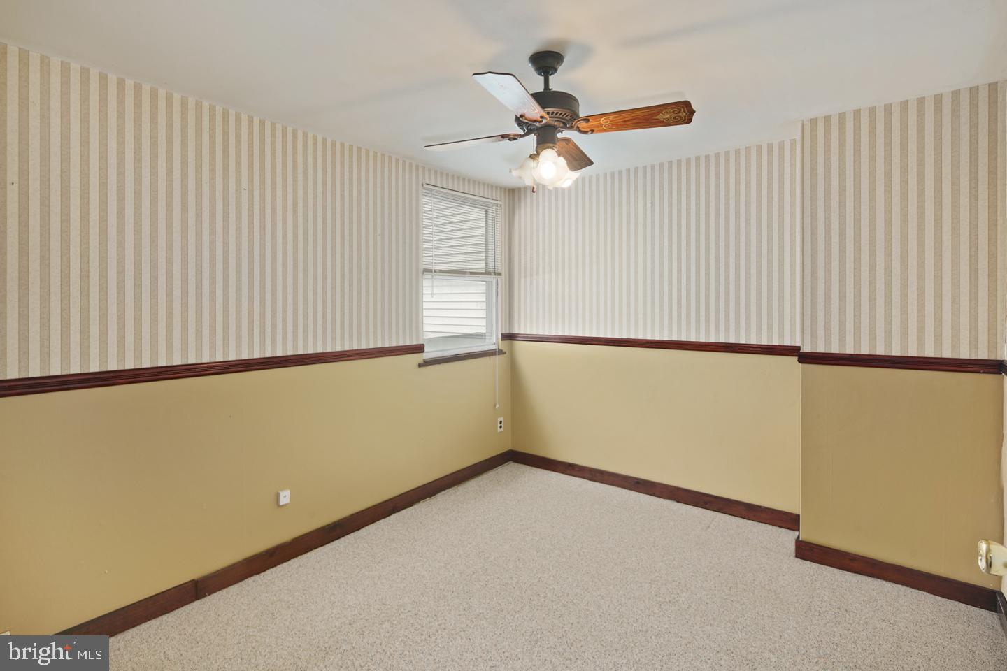 10851 Harrow Road Philadelphia, PA 19154 - Photo 13 of 26 Bedroom (Middle Room)