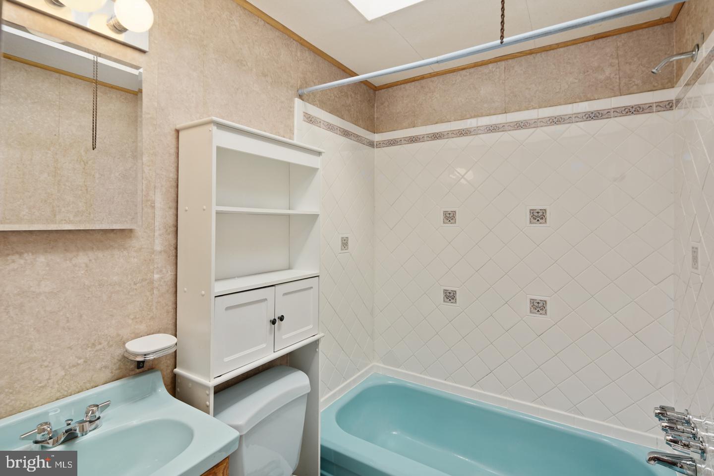 10851 Harrow Road Philadelphia, PA 19154 - Photo 14 of 26 Full Bathroom
