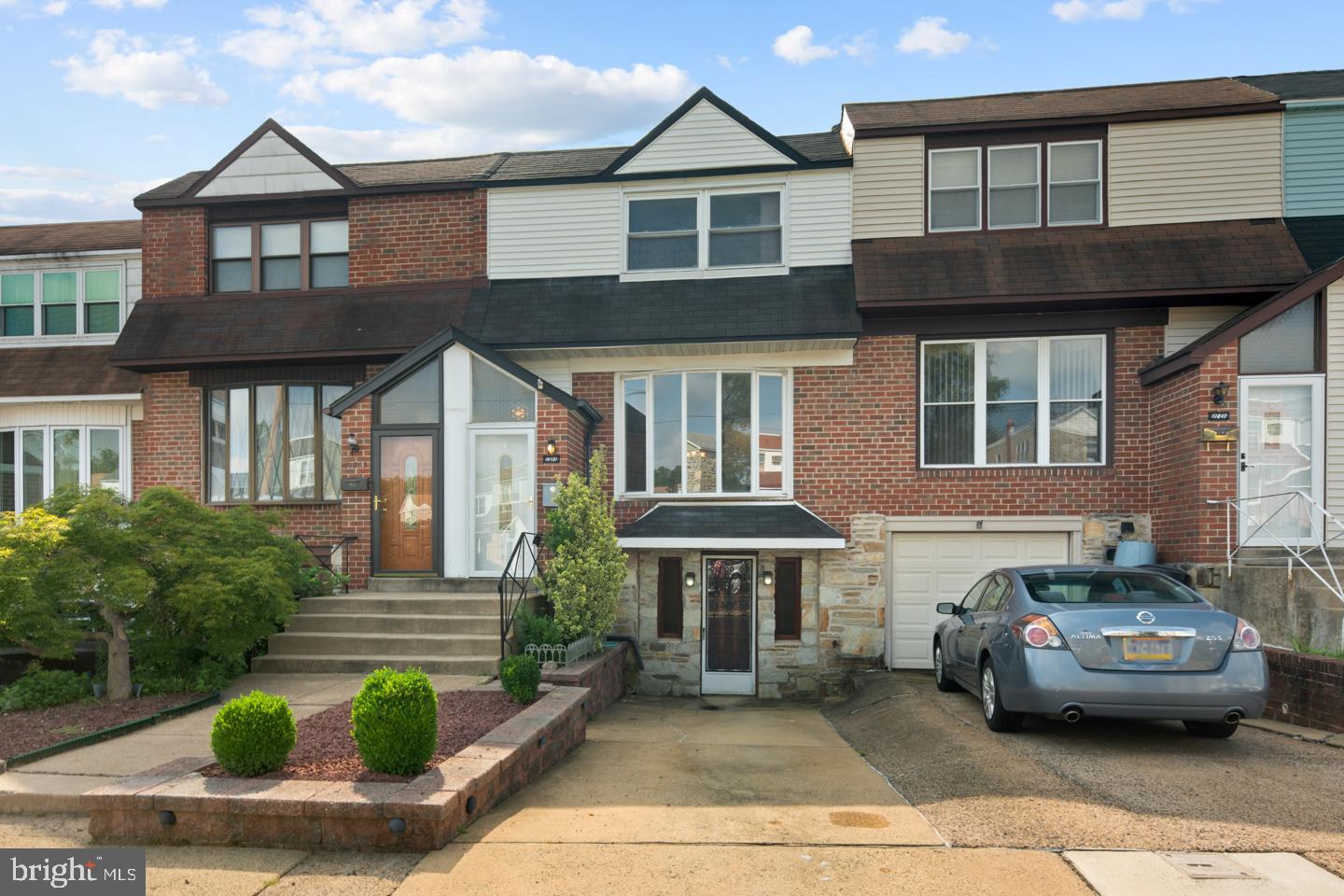 10851 Harrow Road Philadelphia, PA 19154 - Photo 26 of 26 Front of home with driveway for parking