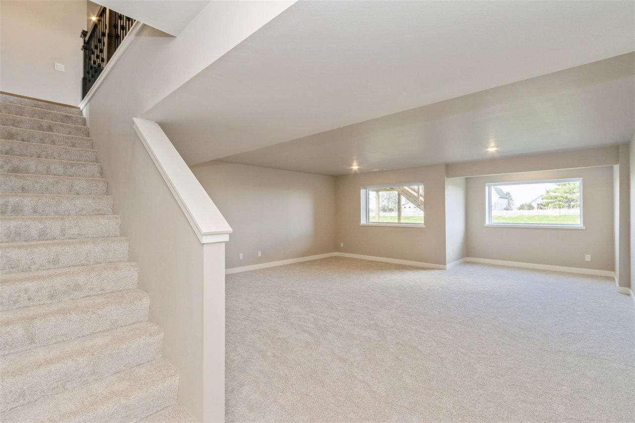 1202 High Rdg Trail Solon, IA 52333 - Photo 11 of 16 Gallery Image 11