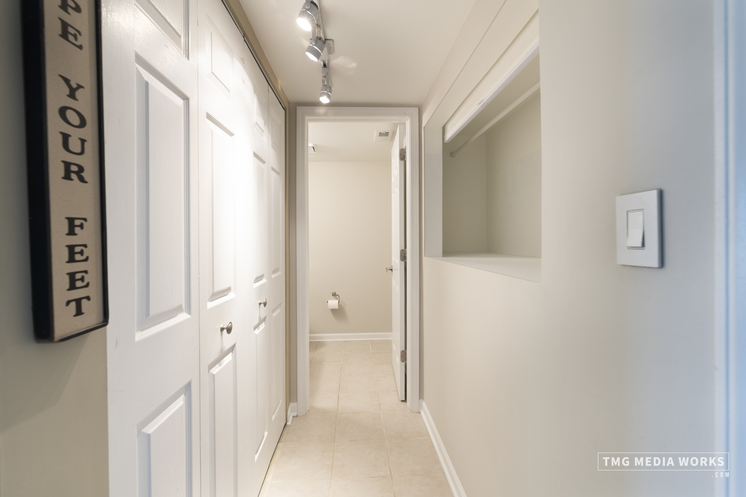 300 Churchill Lane Aurora, IL 60504 - Photo 17 of 30 a view of a hallway with wooden floor and entryway