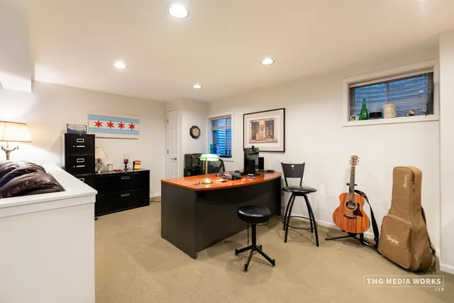 $465,000 | 300 Churchill Lane, Aurora, IL 60504