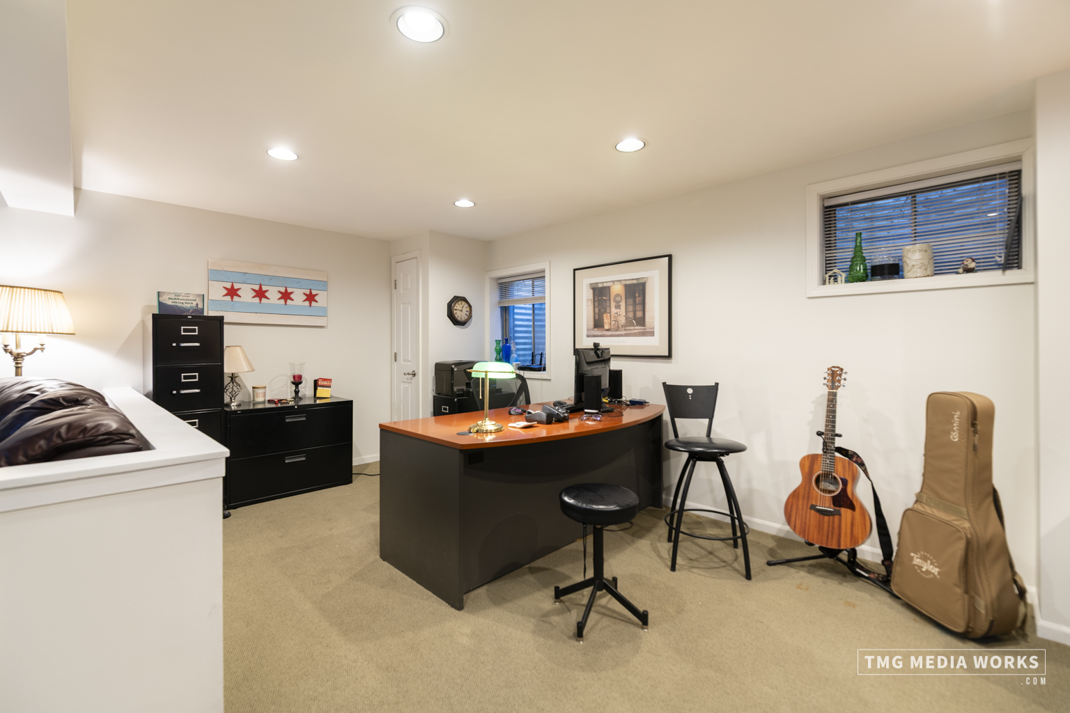 300 Churchill Lane Aurora, IL 60504 - Photo 27 of 30 a living room with furniture and a window