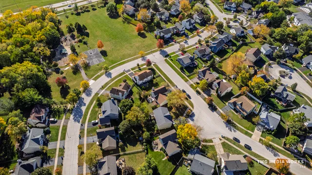 $465,000 | 300 Churchill Lane, Aurora, IL 60504