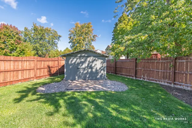 $465,000 | 300 Churchill Lane, Aurora, IL 60504